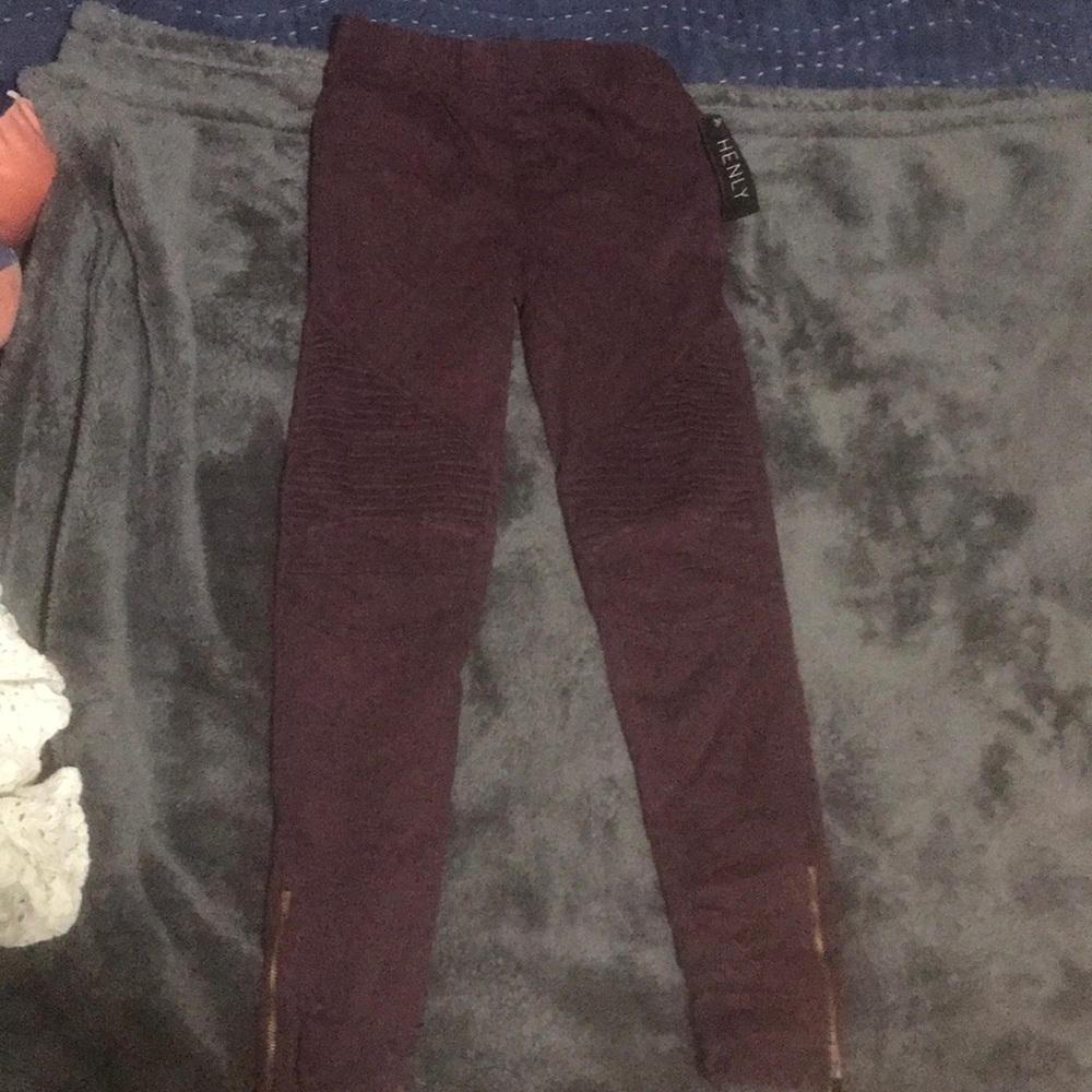 Beulah Women’s ankle zip pant burgundy